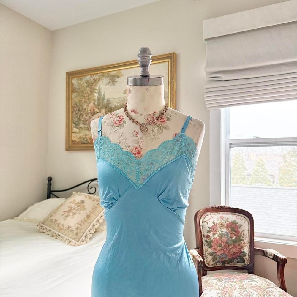 blue lace‎ slip dress  60s blue lace slip - Picture 3 of 5